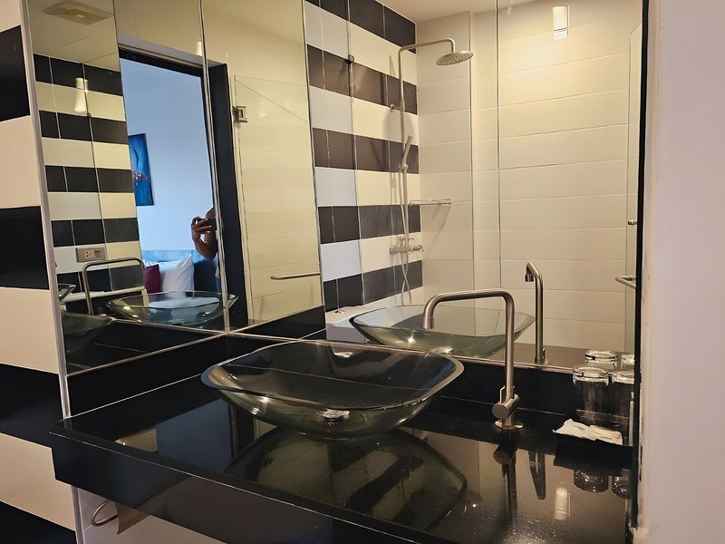 One World One Home Naiharn Hotel 32