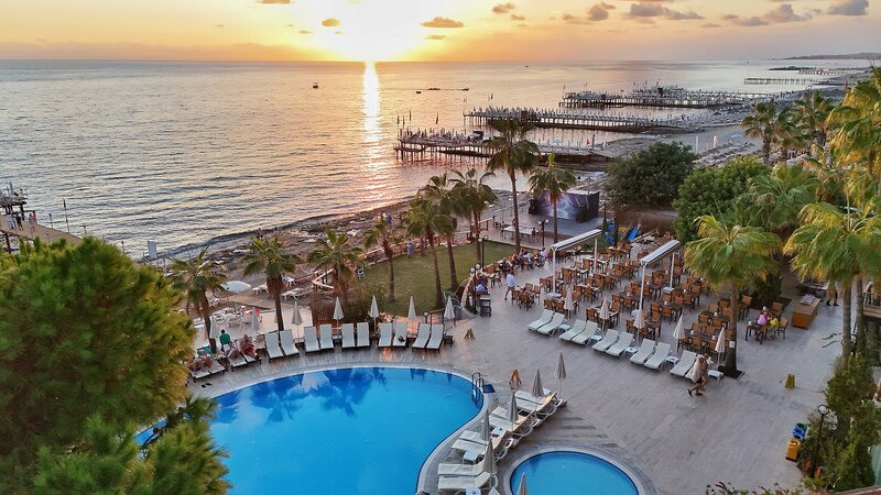 Anitas Beach Hotel 4