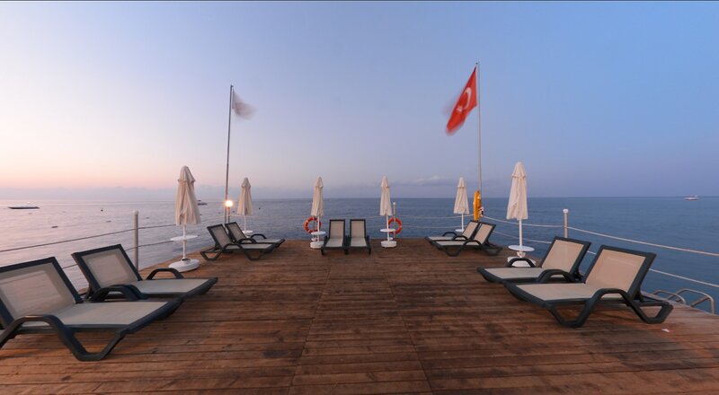 Anitas Beach Hotel 9