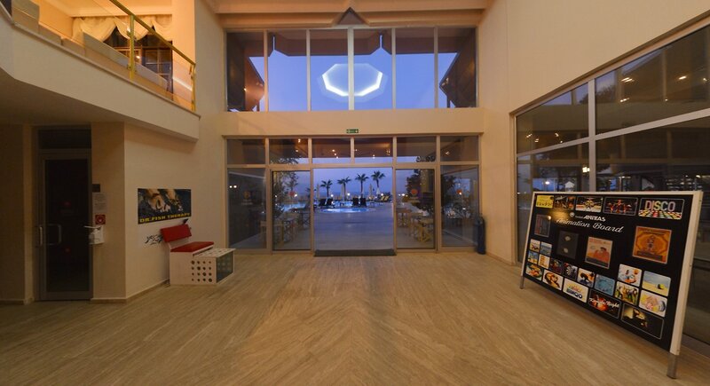 Anitas Beach Hotel 13