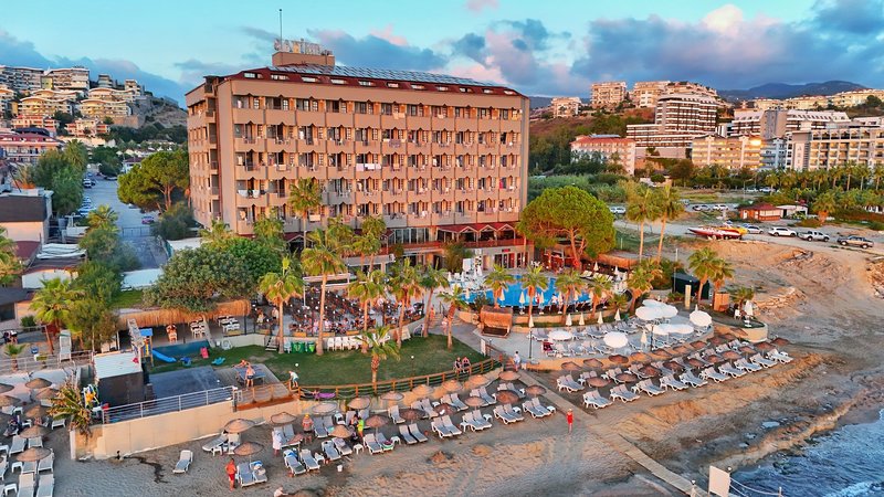 Anitas Beach Hotel 1