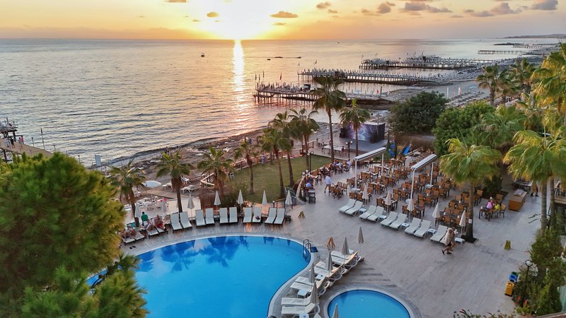 Anitas Beach Hotel 3
