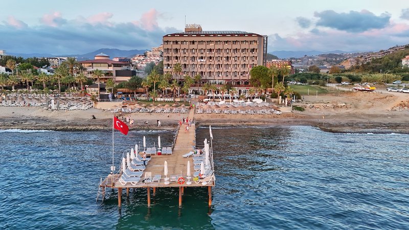 Anitas Beach Hotel 8