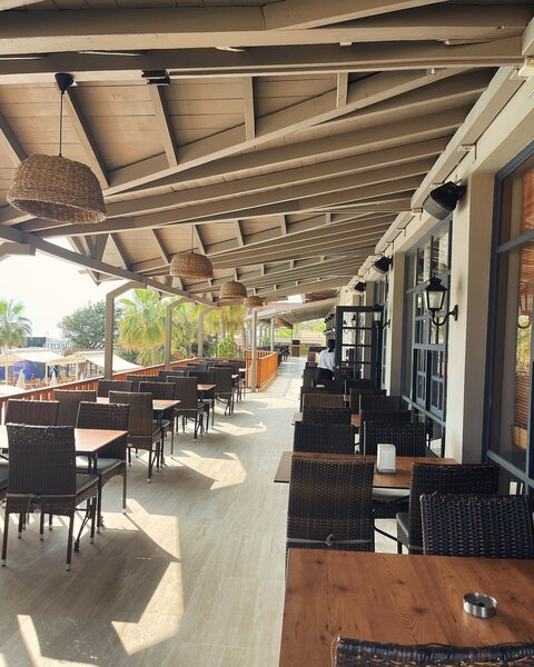 Anitas Beach Hotel 8