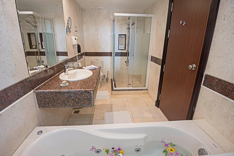 Royal Tulip Beach Resort 20