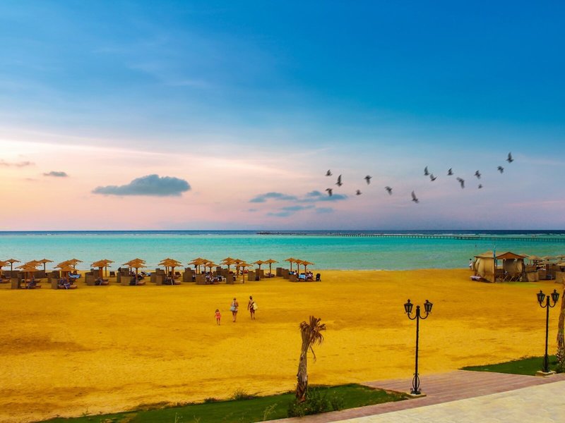 Royal Tulip Beach Resort 4