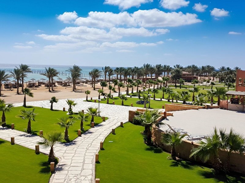 Royal Tulip Beach Resort 11