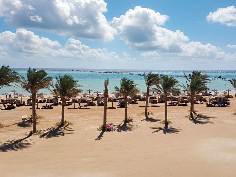 Royal Tulip Beach Resort 12