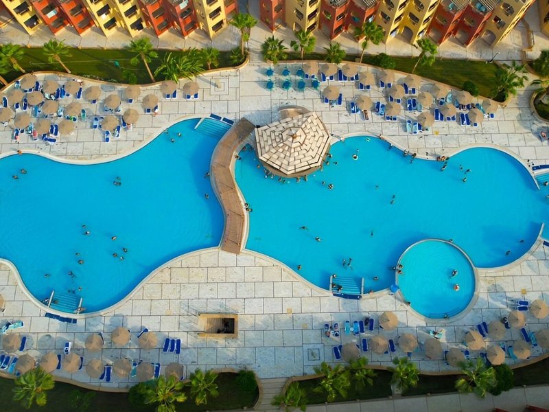 Royal Tulip Beach Resort 16