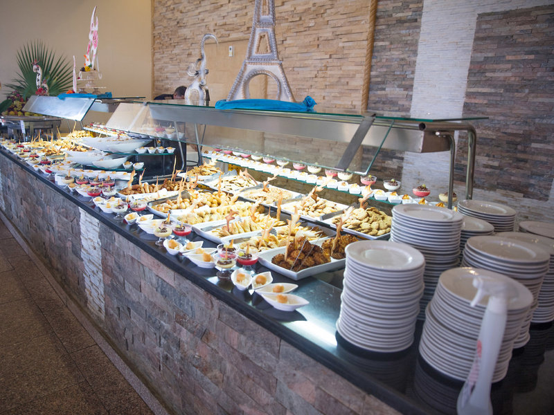 Royal Tulip Beach Resort 34