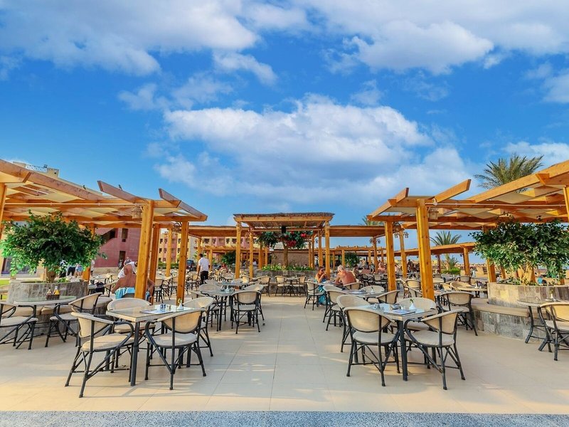 Royal Tulip Beach Resort 39