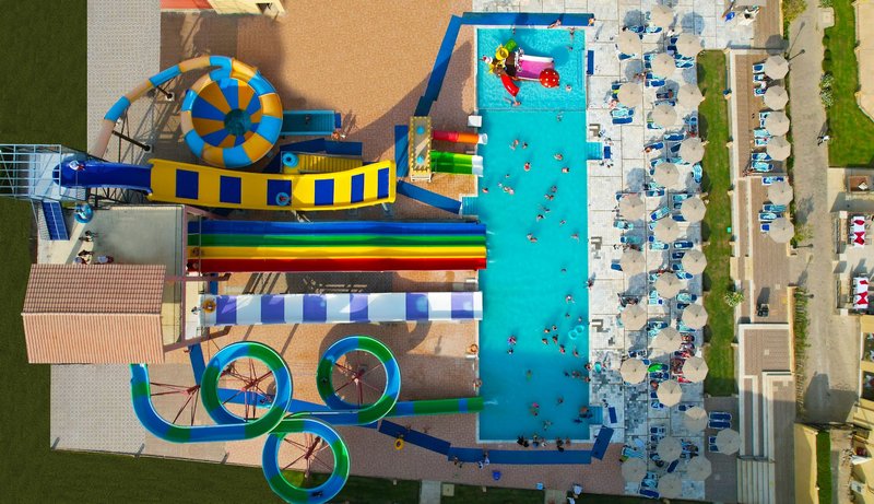 Royal Tulip Beach Resort 8