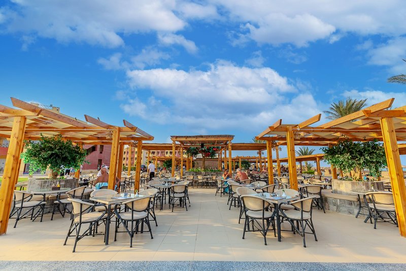 Royal Tulip Beach Resort 15