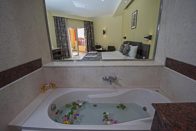 Royal Tulip Beach Resort 34