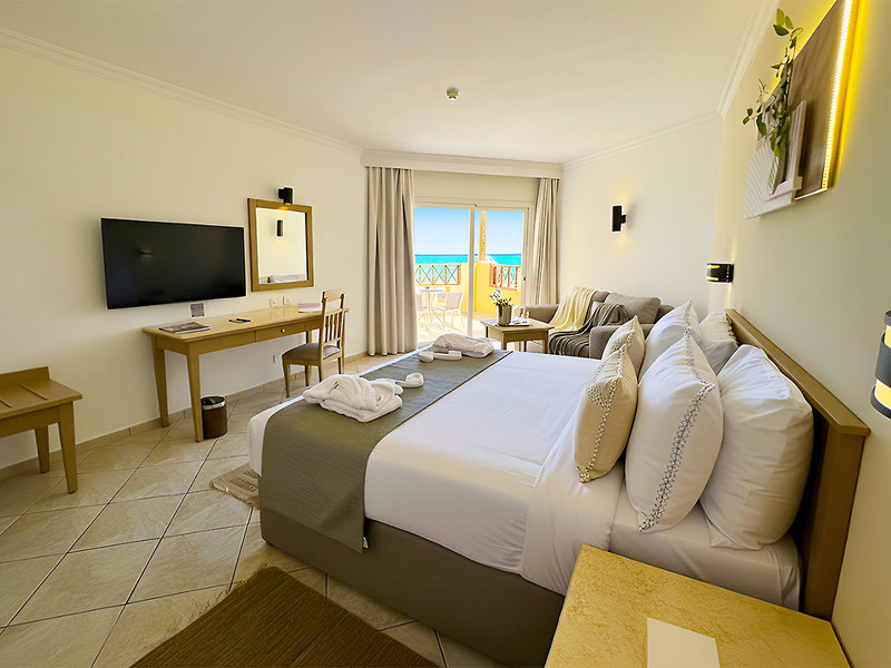 Royal Tulip Beach Resort 3