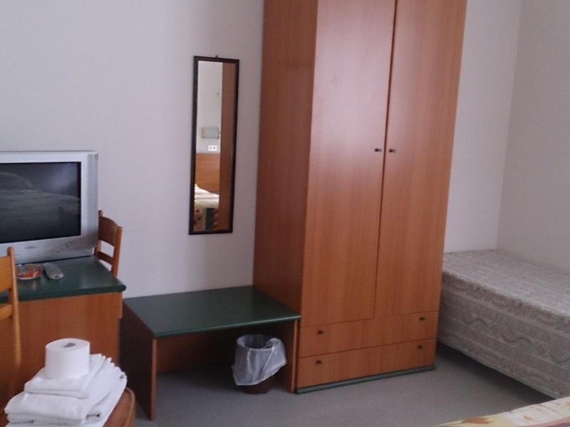 Hotel Cortina 18