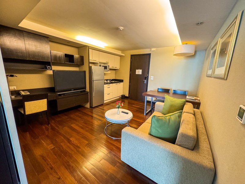 The Narathiwas Hotel & Residence Sathorn Bangkok 40