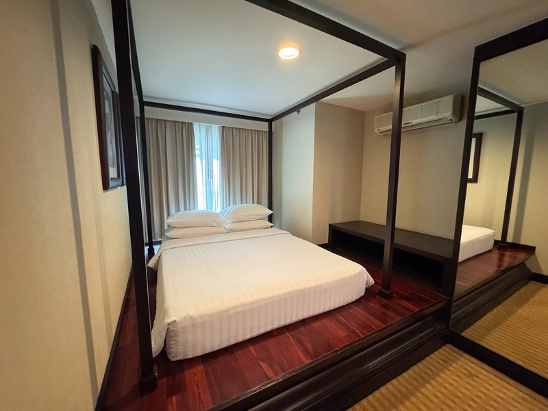 The Narathiwas Hotel & Residence Sathorn Bangkok 41