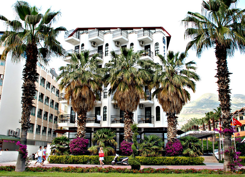 Boulevard Hotel 1