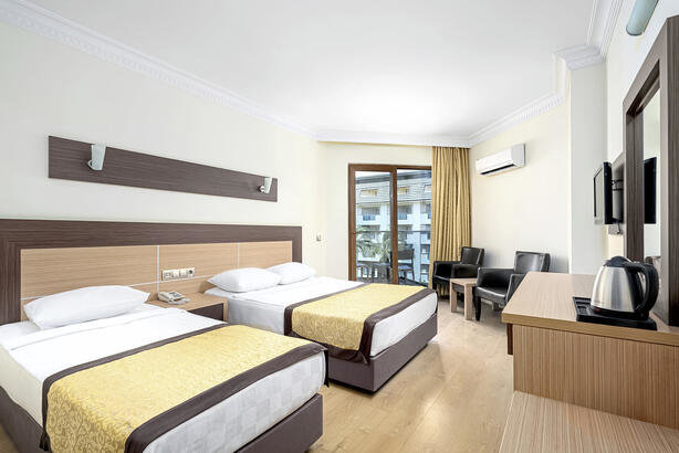 Caretta Beach Hotel 4