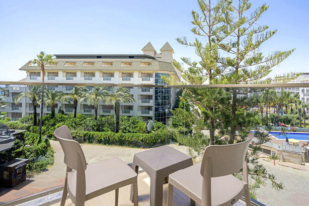 Caretta Beach Hotel 5