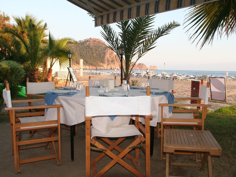 Elysee Beach Hotel 9