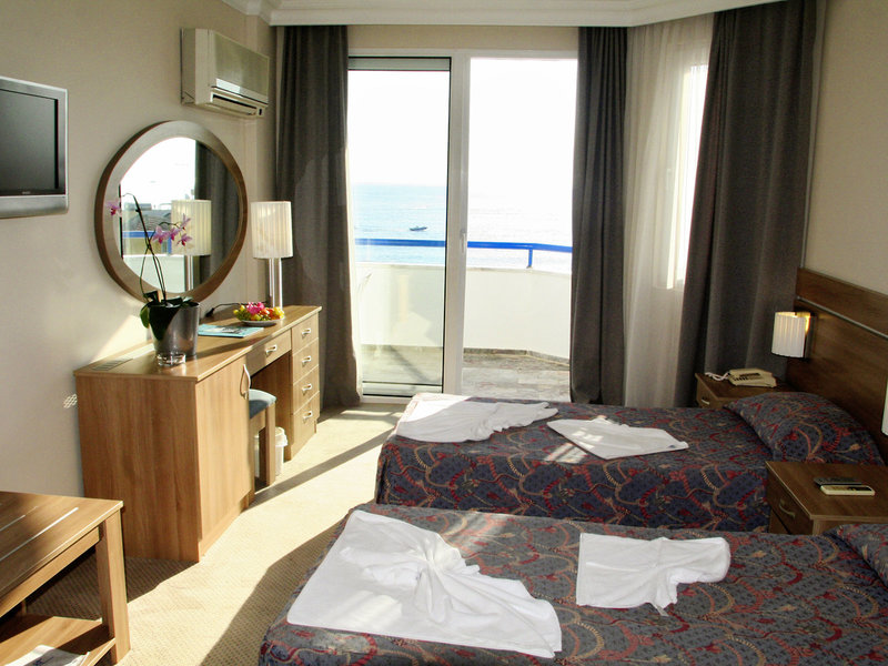 Elysee Beach Hotel 11
