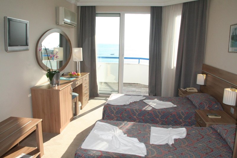 Elysee Beach Hotel 9