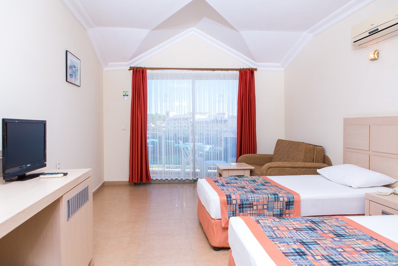 Gardenia Beach 7