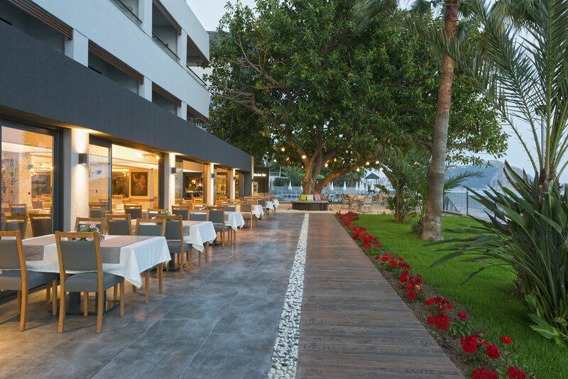 Floria Beach Hotel 12