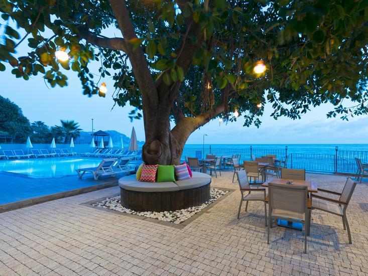 Floria Beach 3