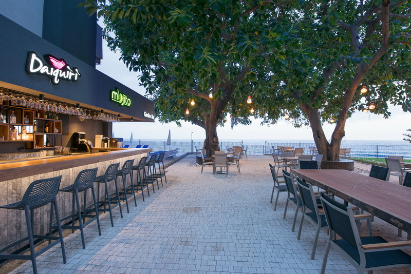 Floria Beach Hotel 8