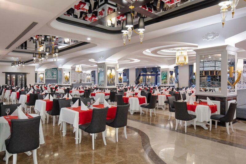 Granada Luxury Resort 300