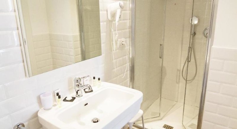 Hotel Nautilus 3 - Bathroom Example