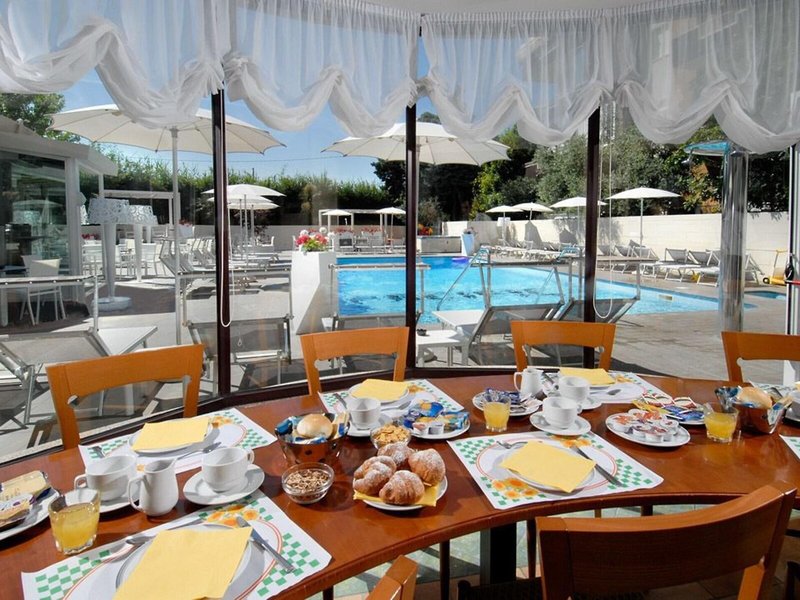 Hotel Pacific 5