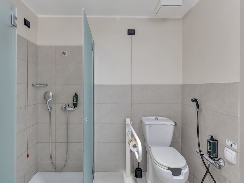 B&B Hotel Como 46 - Bathroom Example