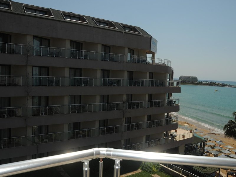 Aska Just in Beach 32