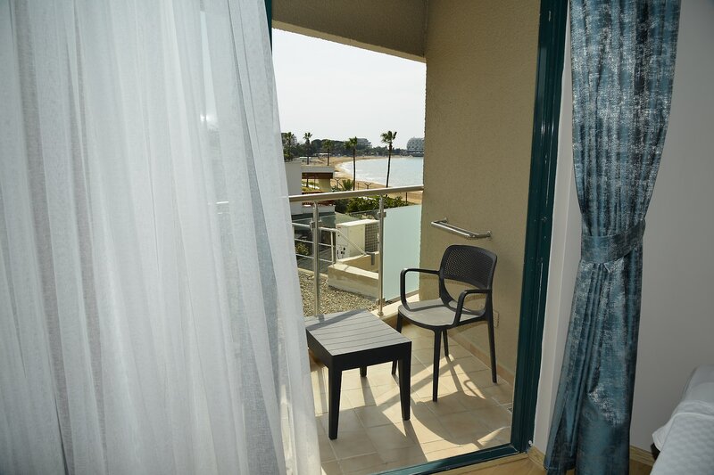 Aska Just in Beach 24