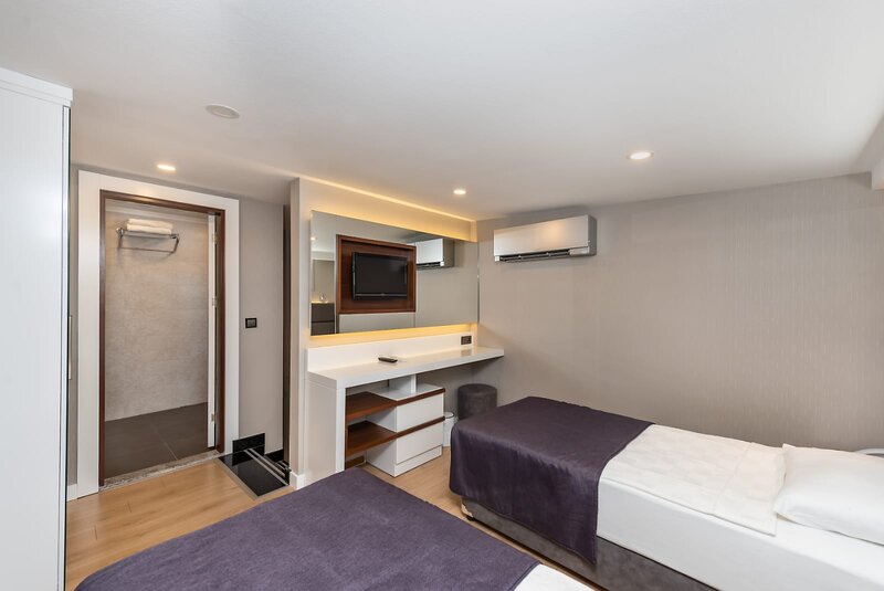 Kaila Beach Hotel 25