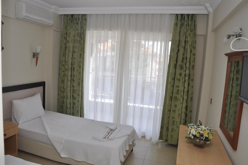 Moni Hotel 4