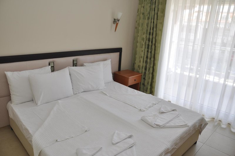 Moni Hotel 5