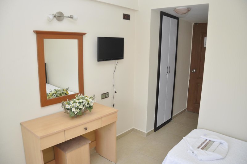 Moni Hotel 6