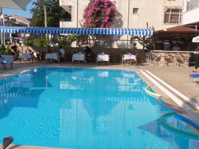 Moni Hotel 3