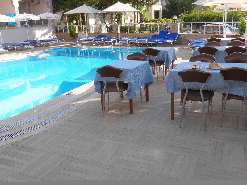 Moni Hotel 5