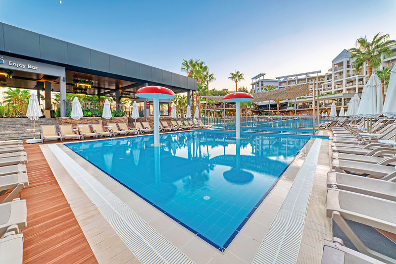 Seven Seas Palmeras Bay 13