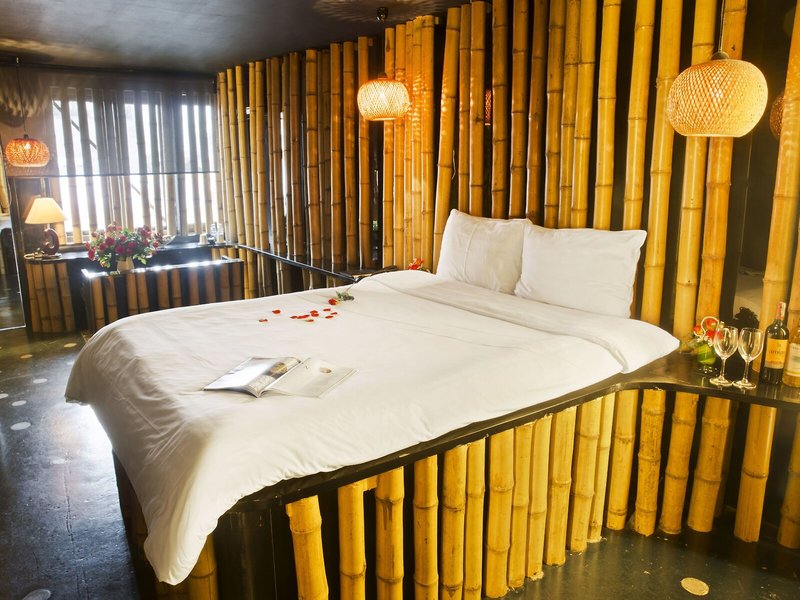 Thang Long Espana Hotel 18