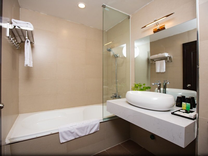 Thang Long Espana Hotel 29