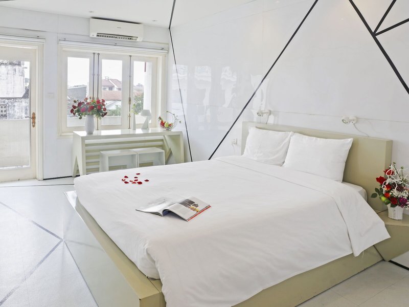 Thang Long Espana Hotel 34