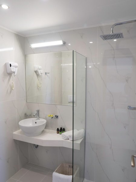 Amaryllis Paros Beach Hotel 30 - Bathroom Example