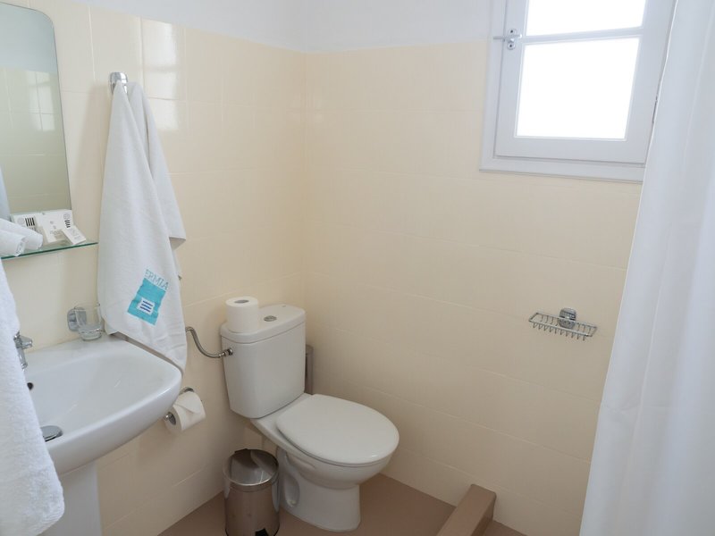 Amaryllis Paros Beach Hotel 36 - Bathroom Example
